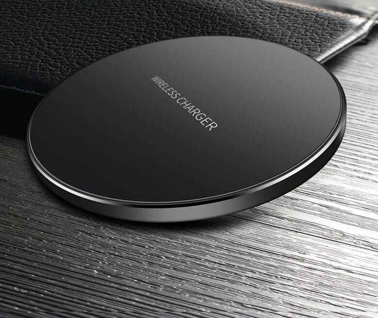 Wireless Fast Charging Pad for iPhone and Samsung - High-Speed Wireless Charger